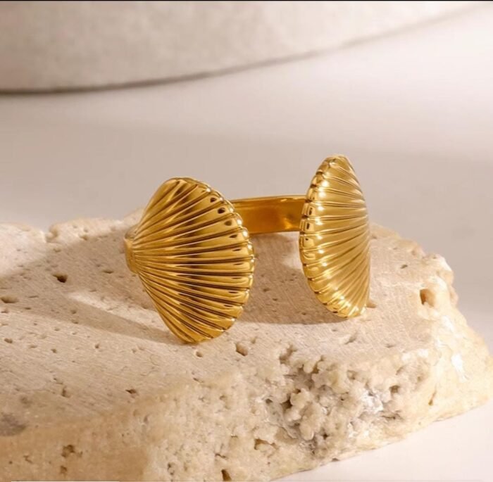Golden Seashell Ring